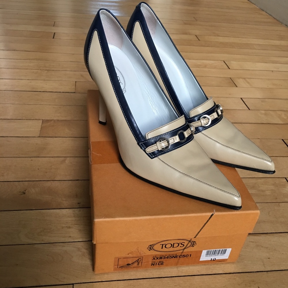 Tod’s leather pump 10, with box & dust bag
